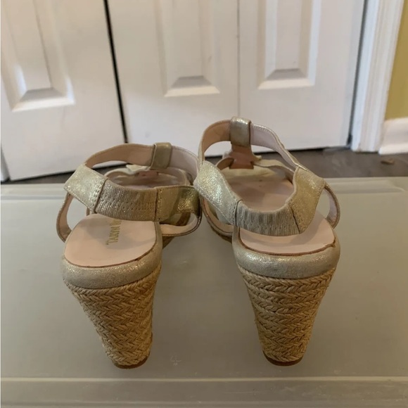 Taryn Rose Wedges Gold Slingback Size 10 - Picture 4 of 5